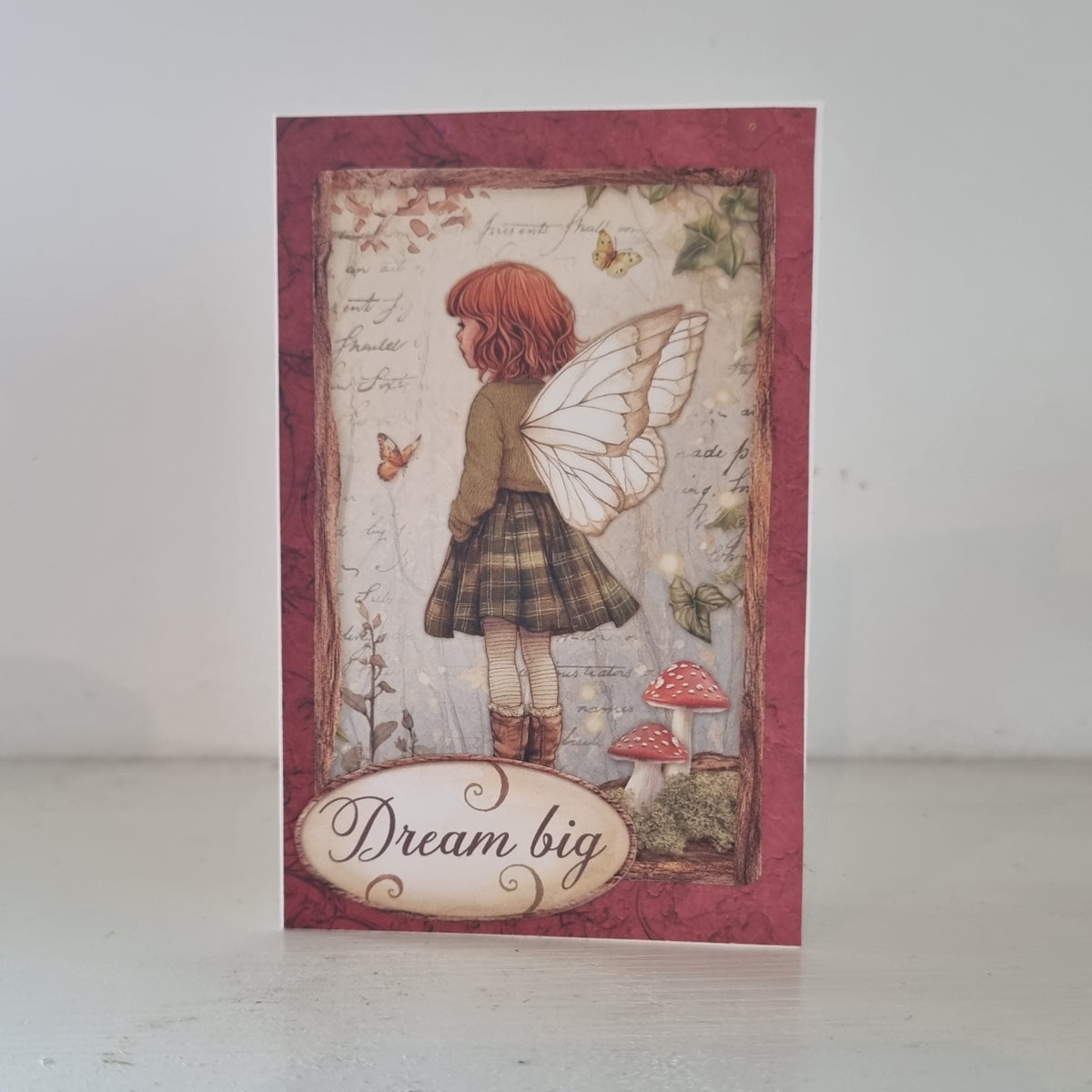 Handgjort gratulationskort, storlek 7x11 cm, Höstflicka, "Dream big"